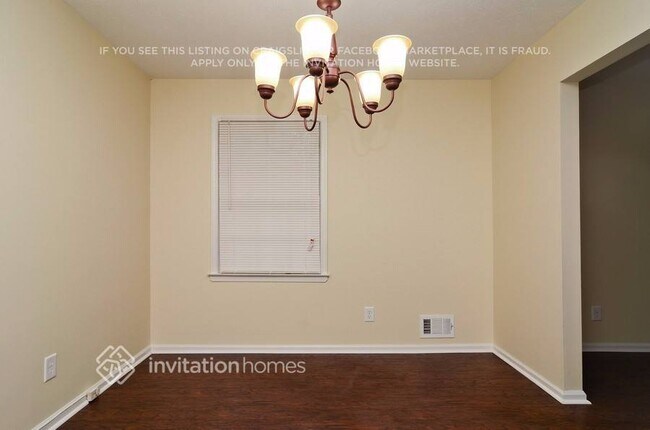 Photo - 2668 Earl Dr