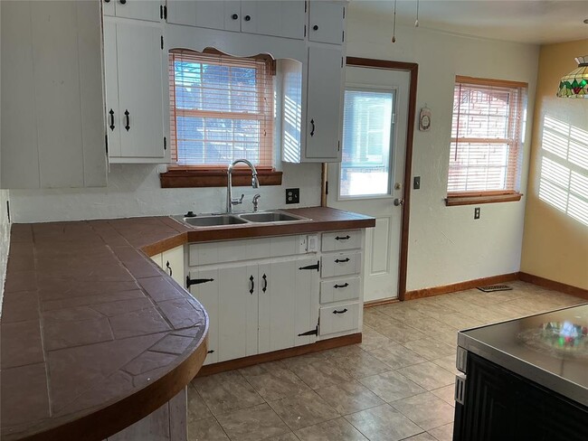 Photo - 714 S 6th St