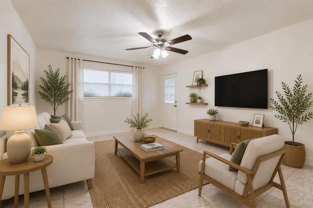 Photo - 756 E Pecan St