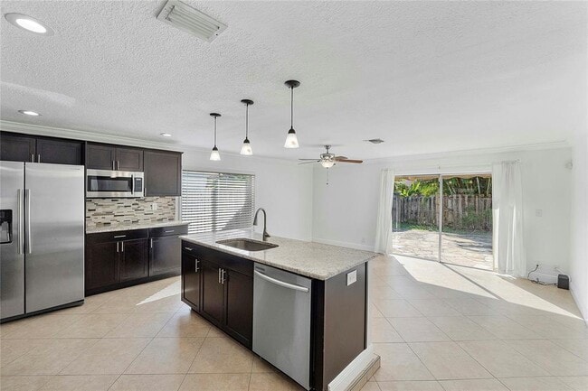 7320 NW 45th Ct