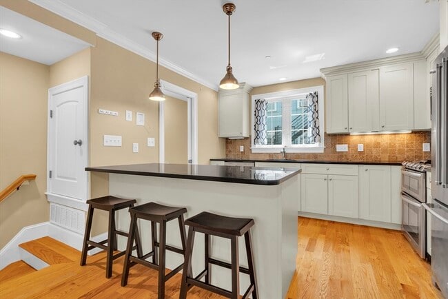 Photo - 83 Dresser St Unidad 83