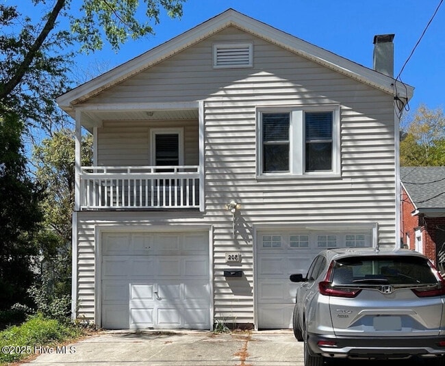 Building Photo - 208 S 18th St Rental