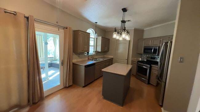 Photo - 1813 Volley Ln