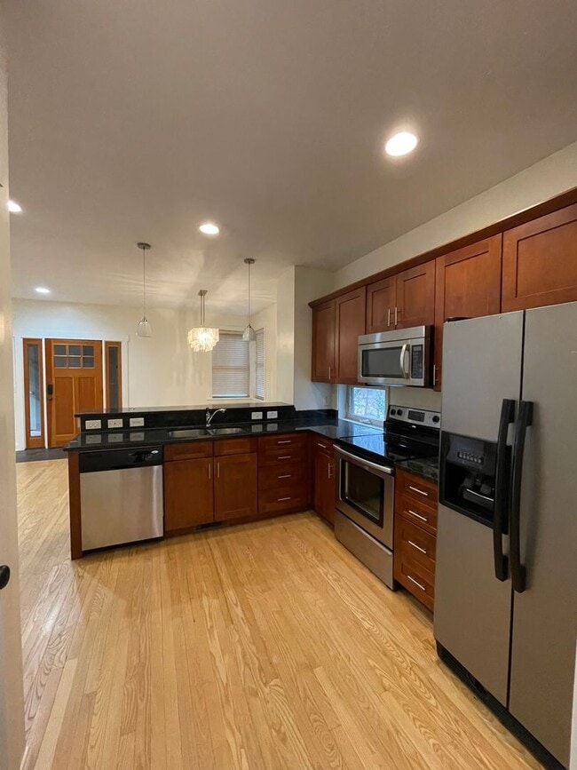 Photo - Super Convenient Kenilworth Location! 3 Bedrooms, 2 Bathrooms