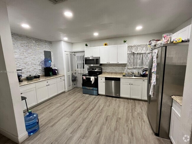 Building Photo - 220 N 66th Ave Rental