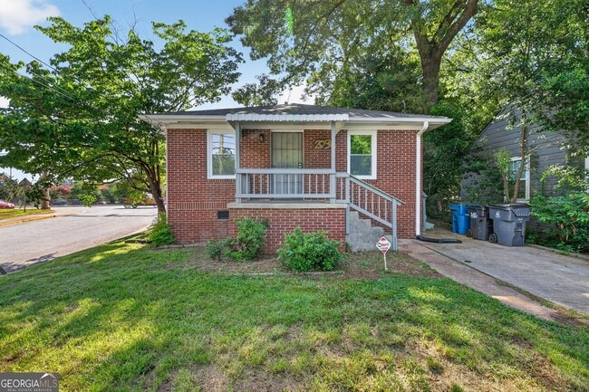 Building Photo - 2036 McPherson Dr