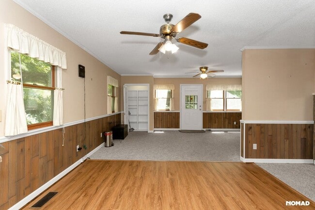 Photo - 527 Mountainside Dr