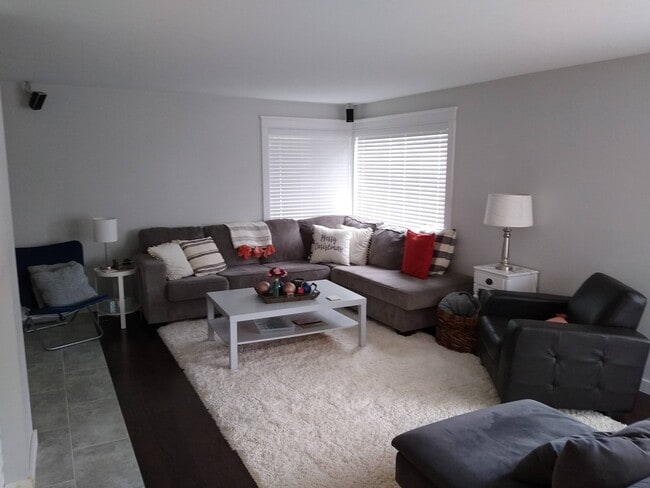 3905 Almira Dr