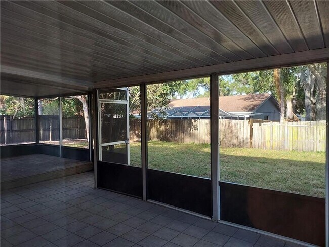 Photo - 2001 Groveland Rd