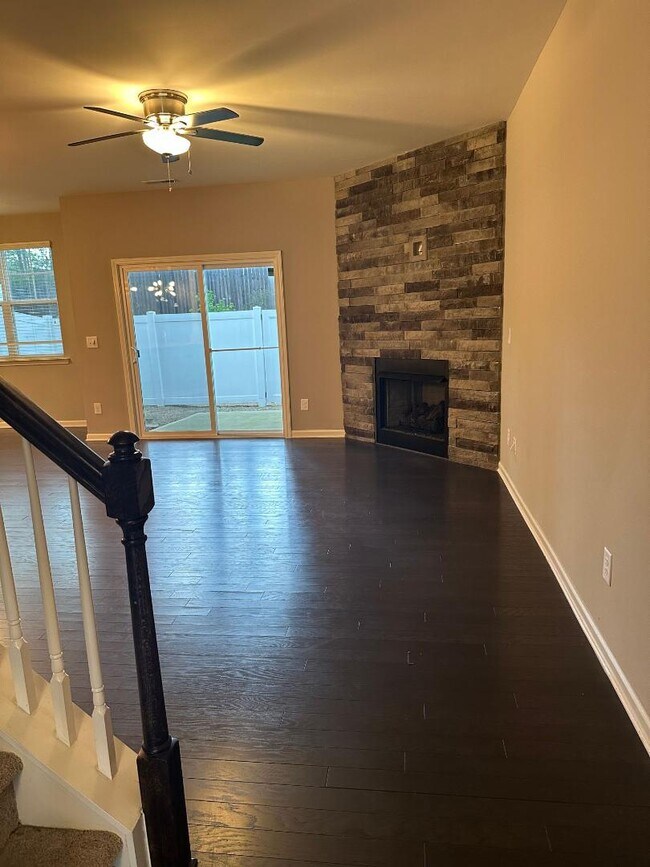 Photo - 214 Churment Ct