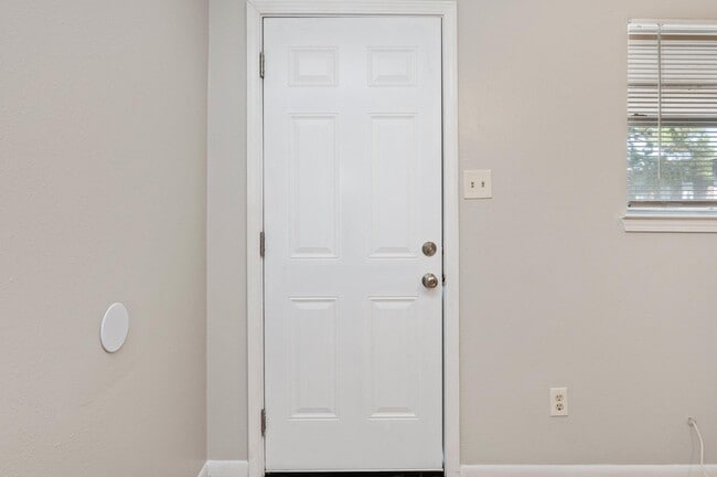 Photo - 29 Cape Dr NW