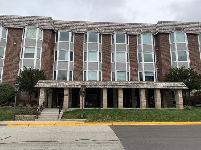 Building Photo - 2400 Archbury Ln Unit 2D