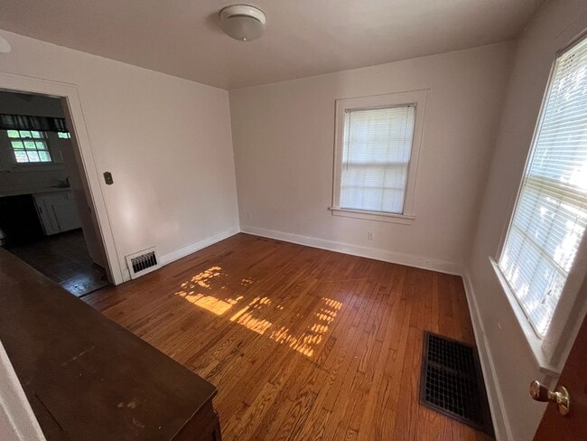 Photo - 3 Bedroom House On Grant!