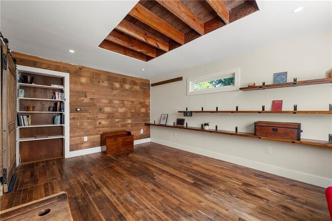 Photo - 948 Margaret Pl NW