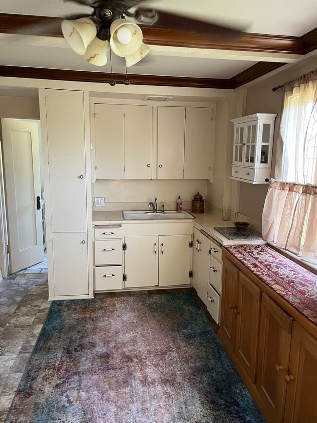 Kitchen - 159 W Montecito Ave Unit AptB