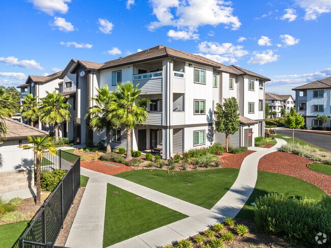 Photo - Morada Crossing