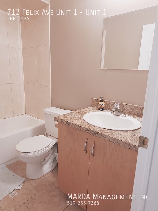 Photo - SPACIOUS 3 BED/1 BATH UNIT IN WEST WINDSOR! INCLUSIVE + FREE INTERNET! Unité 1