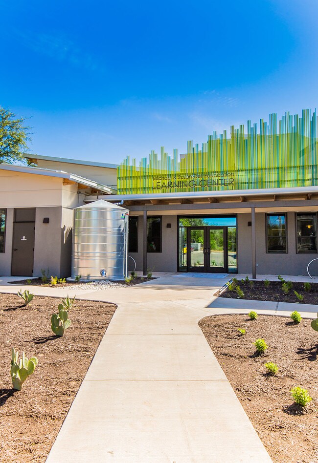 Lakeline Station Apartments
