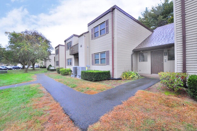 Photo - 710 Twin Circle Dr Unit 710