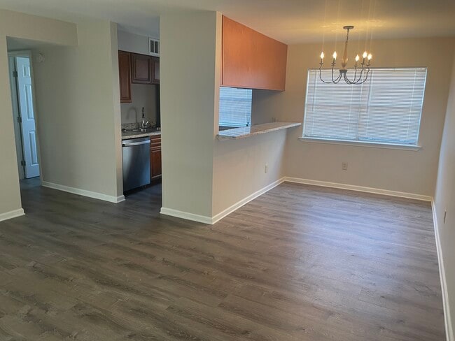 Photo - 1325 Lake Ave Unit B