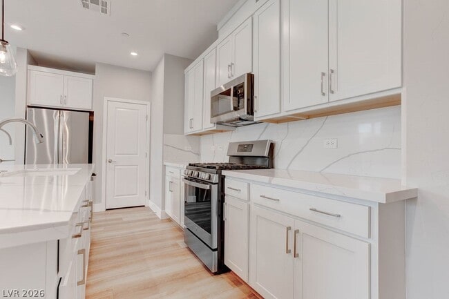 Photo - 646 Infinity Rdg St