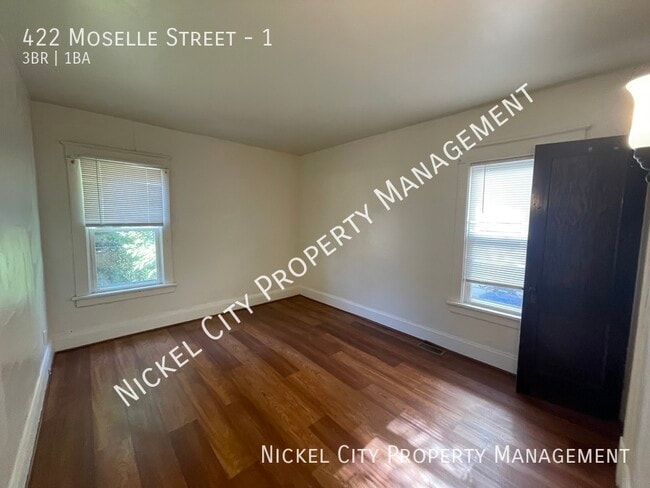Building Photo - 422 Moselle St Unit 1