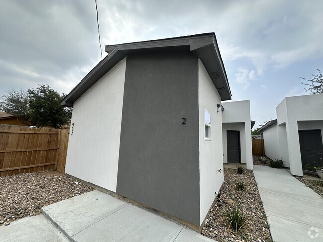 Building Photo - 907 Taylor St Rental