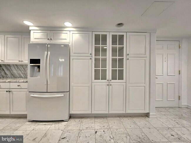 Building Photo - 1080 Wisconsin Ave NW Unit 103/104 Rental