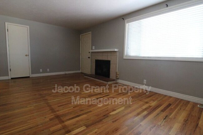 Photo - 786 Sykes Dr