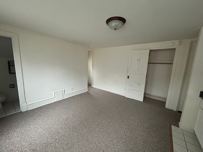 Building Photo - 137 E Gorham St Rental