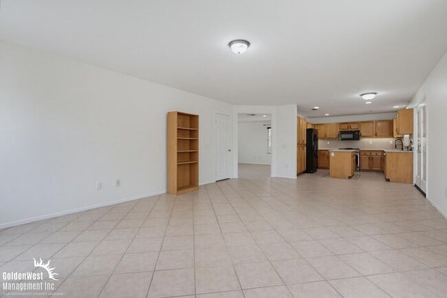 Photo - Bright & Spacious 4Bdm and 3Ba Home in Escondido!