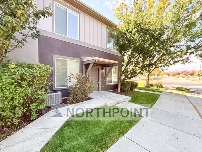 Building Photo - Summerlane Townhome - 2 Bed 1 Bath - HOA P...