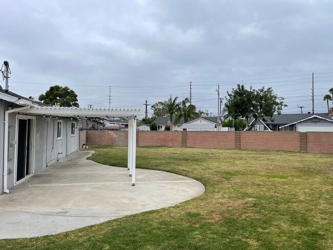 Photo - 3 Bedroom 2 Bath House Westminster, CA !