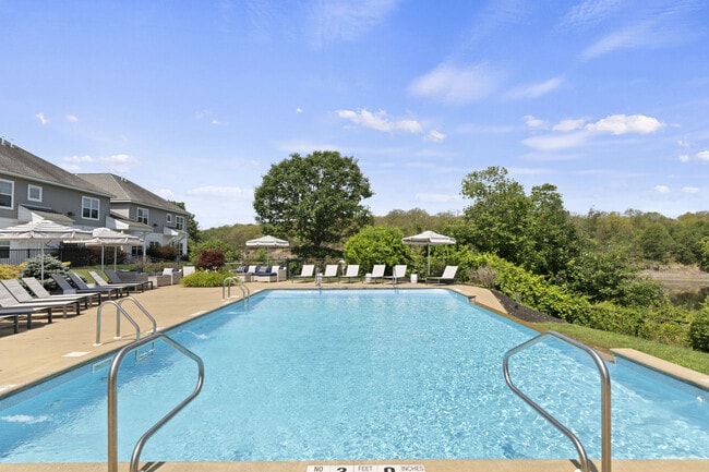 Building Photo - Water's View