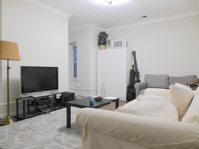 Building Photo - 32 Williams St Unit 2R Rental