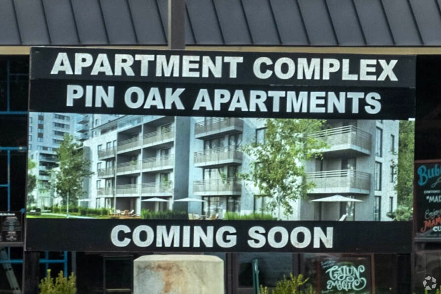 Representación - Pin Oak Apartments