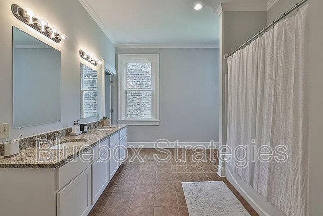 Photo - 2281 Loth St