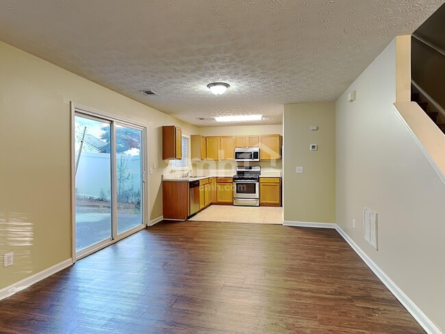 Photo - 836 Windcroft Cir NW