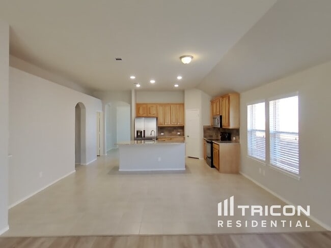 Photo - 936 Deer Valley Dr