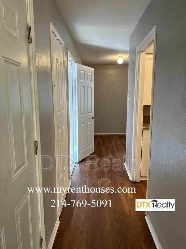 Photo - 4293 Leland College Dr