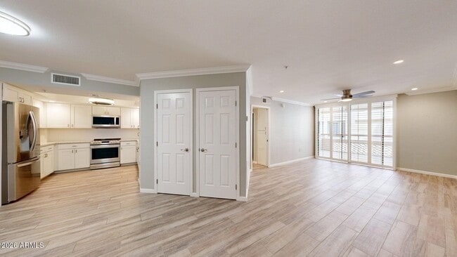 Building Photo - 4200 N Miller Rd Unit 309