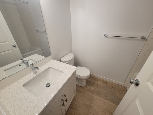 Photo - 2023-2210 210 St NW