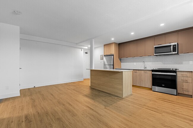 Photo - 135 Tyndall Ave