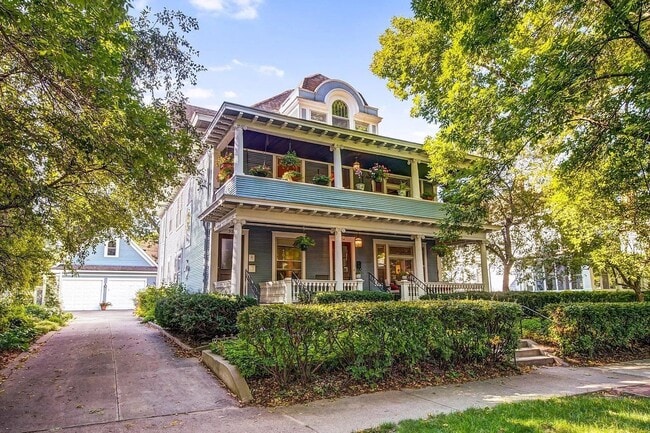 Building Photo - F. Scott Fitzgerald House in Saint Paul Ca...