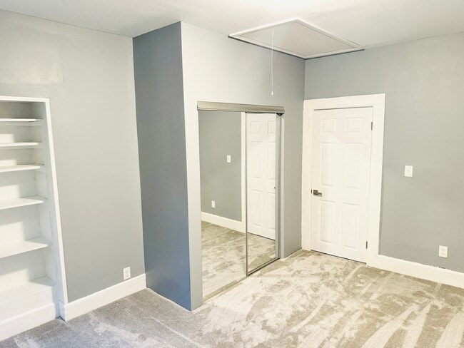 Building Photo - 11 Howard St Unit 2nd floor 3 bedroom apart Rental