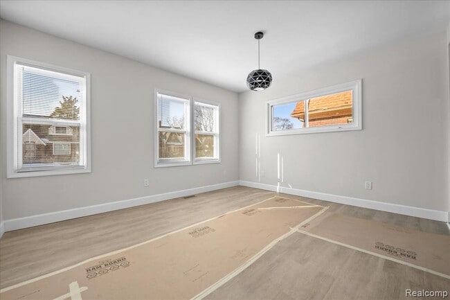 Photo - 16200 Parkside St