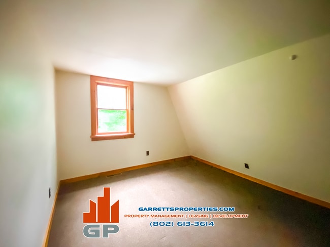 Photo - 140 W Hill Rd