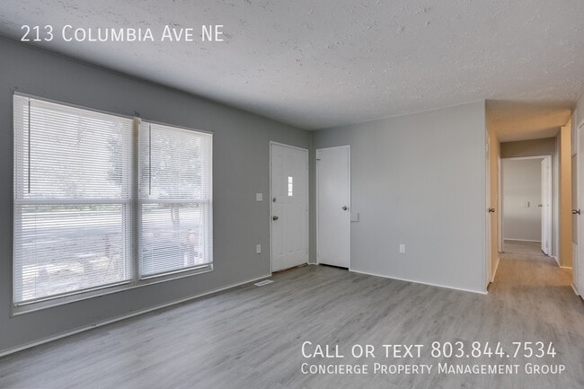 Photo - 213 Columbia Ave NE