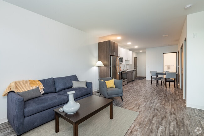 2 BR, 2 BA - 1025 SF