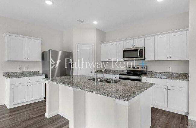 Photo - 1074 Large Poppy Dr